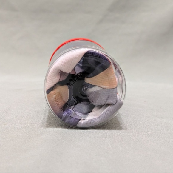 Kura Sushi x Hololive Cooling Towel Brand New Sealed Anime Limited Edition - Picture 3 of 6